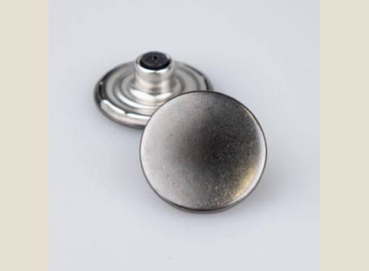 Metal Buttons and Plastic Buttons 02